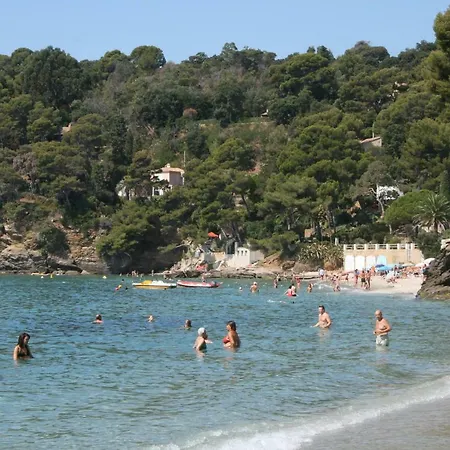 Adriandre Villa