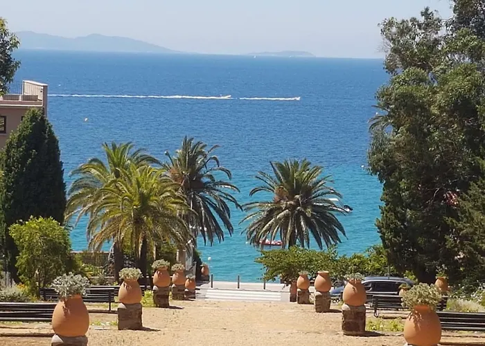 Adriandre Le Rayol-Canadel-sur-Mer